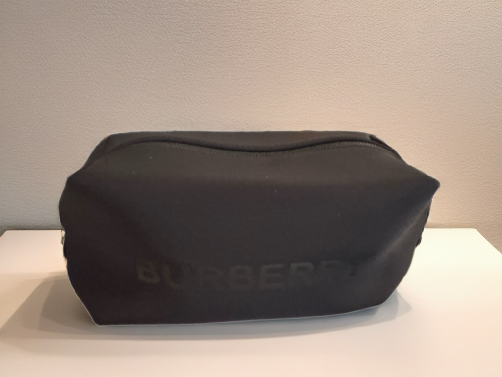 π€ Burberry Black Logo Zip Pouch β New (Gift with Purchase)*