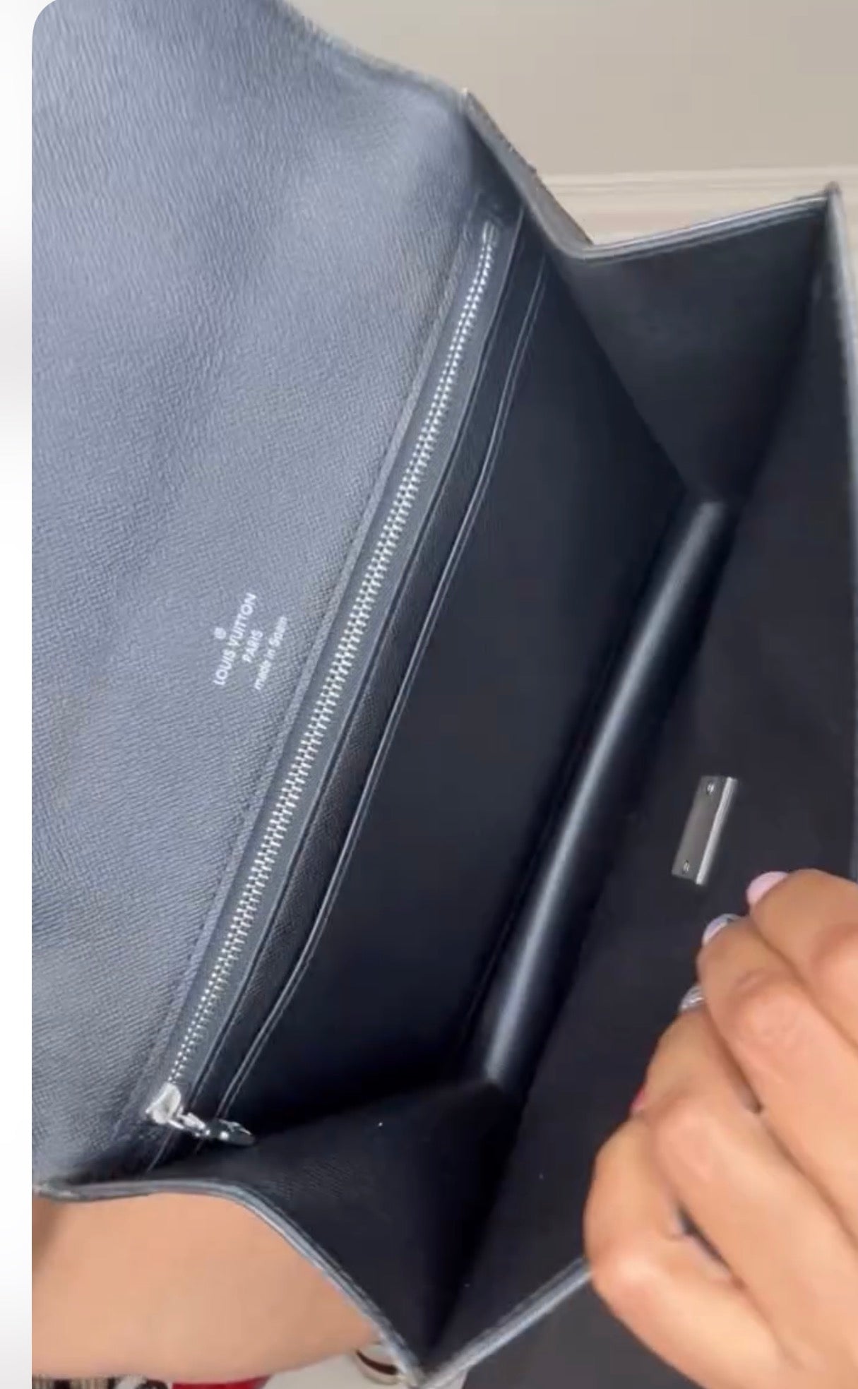 Louis Vuitton Taiga Pochette Documents Clutch