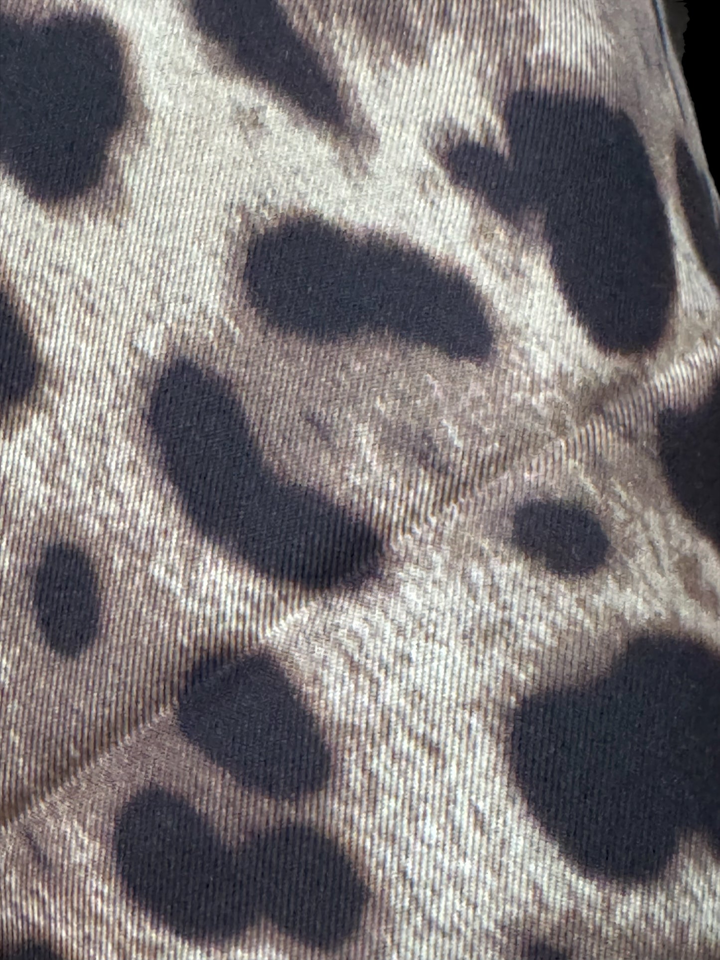 🐆 Dolce & Gabbana 100% Silk Leopard Print Scarf – Made in Italy